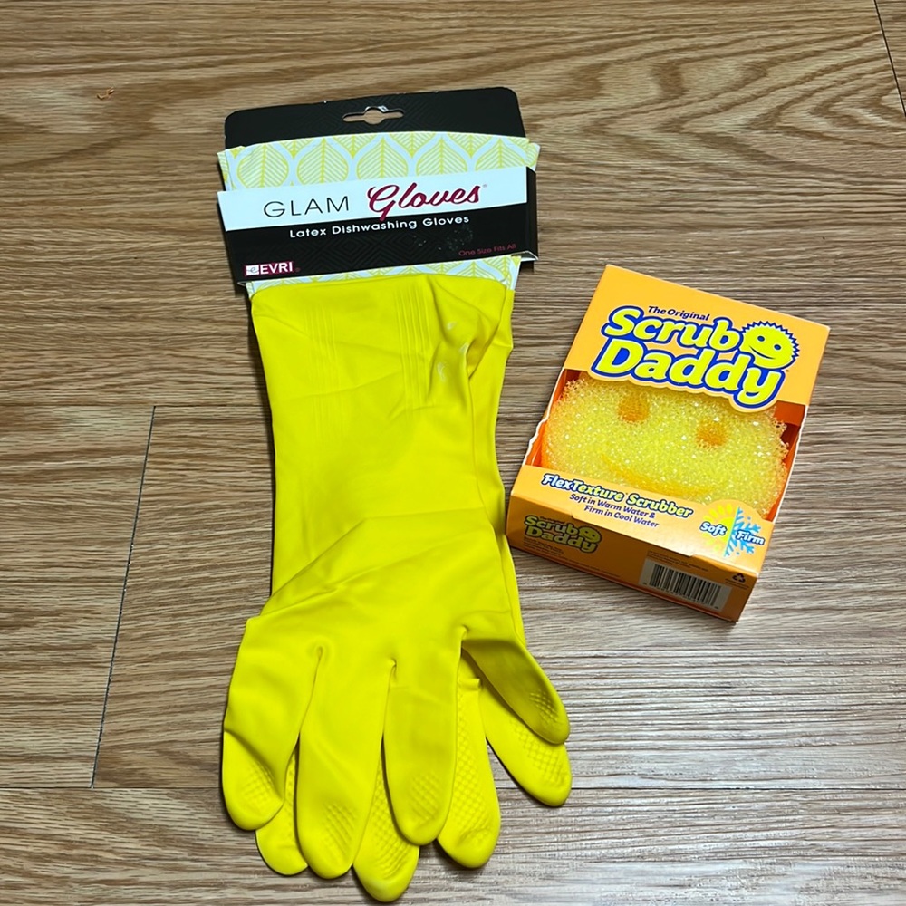 Latex dish washing gloves + Srub Daddy